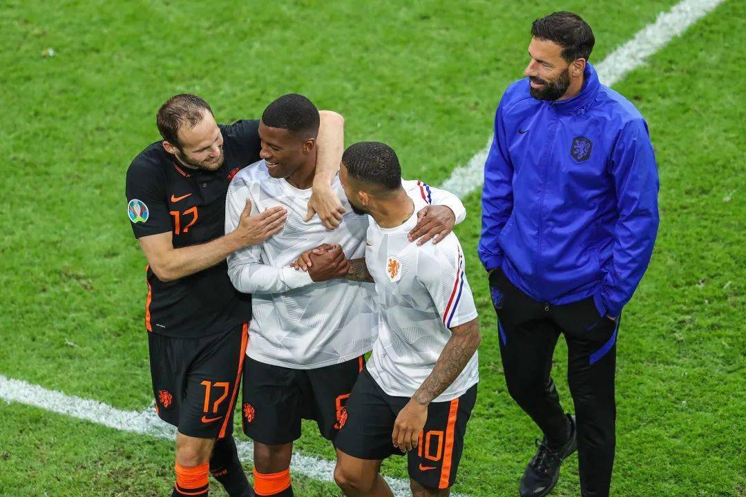 丹麦队豪取三分,信心满满迎接挑战的简单介绍 丹麦队豪取三分,信心满满迎接挑战的简单介绍