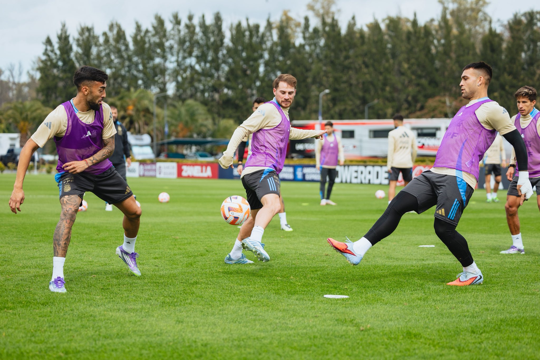 厄瓜多尔足球队晋级欧洲杯赛 厄瓜多尔足球队晋级欧洲杯赛