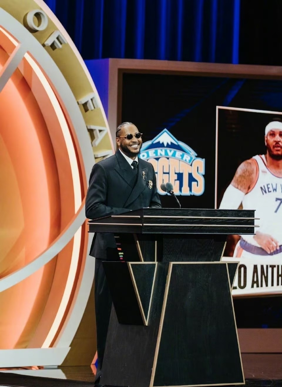 关于湖人队球员迎来个人婚礼,球队队友祝贺的信息 关于湖人队球员迎来个人婚礼,球队队友祝贺的信息